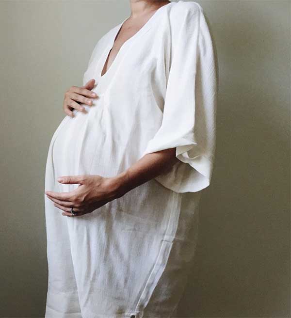 simple and natural maternity photography ideas