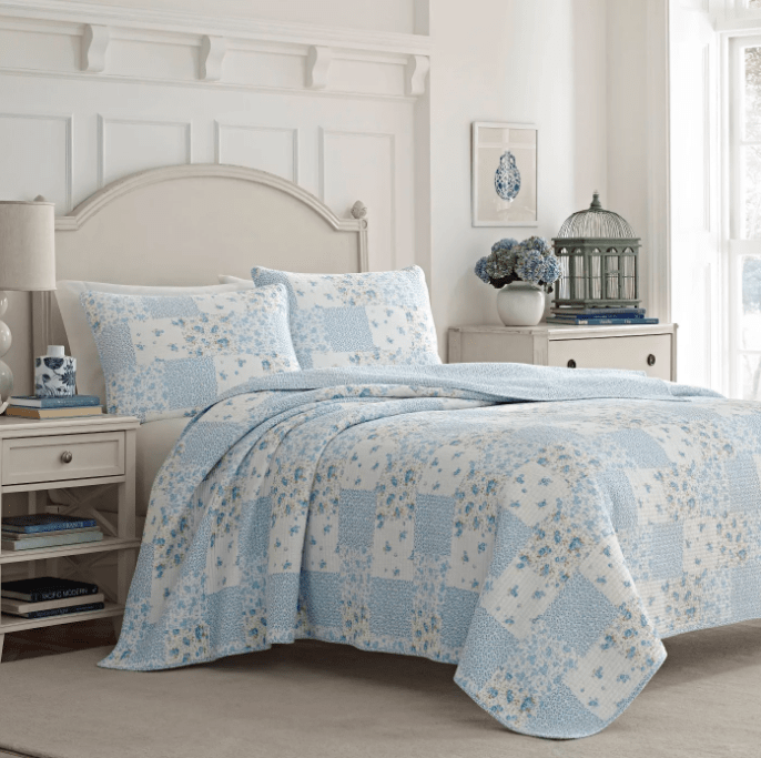 shabby chic bedding Light Blue Bedding Quilt Set