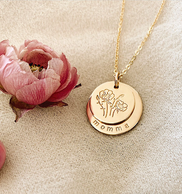 best cute mom gift ideas. personalized necklace