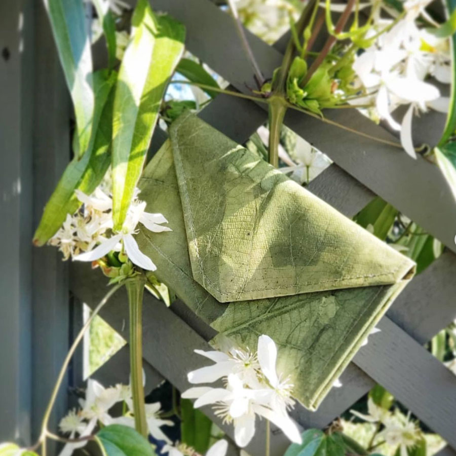 tree gift ideas: leaf leather bag clutch