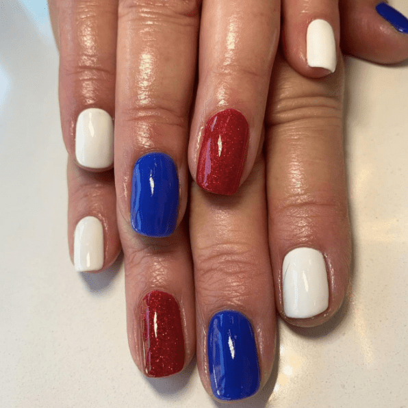 simple 4th of july nails