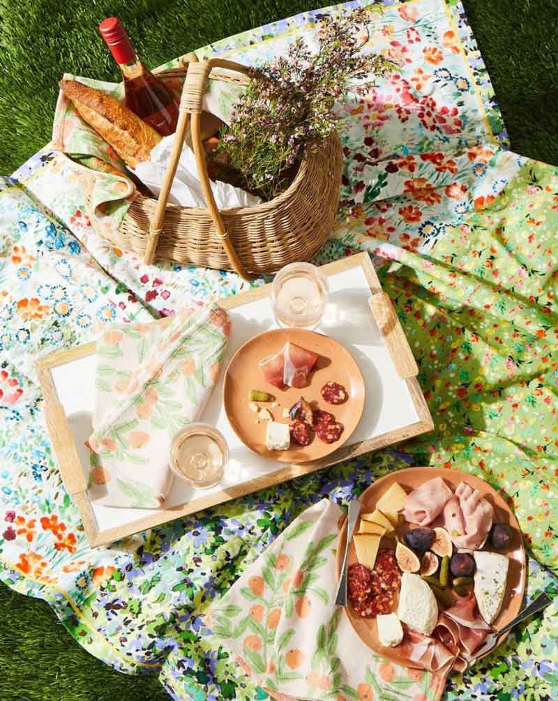cottagecore picnic blanket. cottagecore picnic ideas