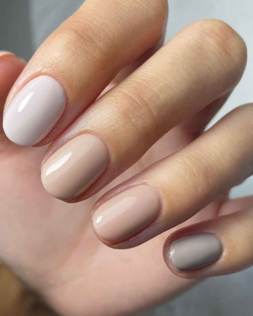 light neutral nude ombre nails