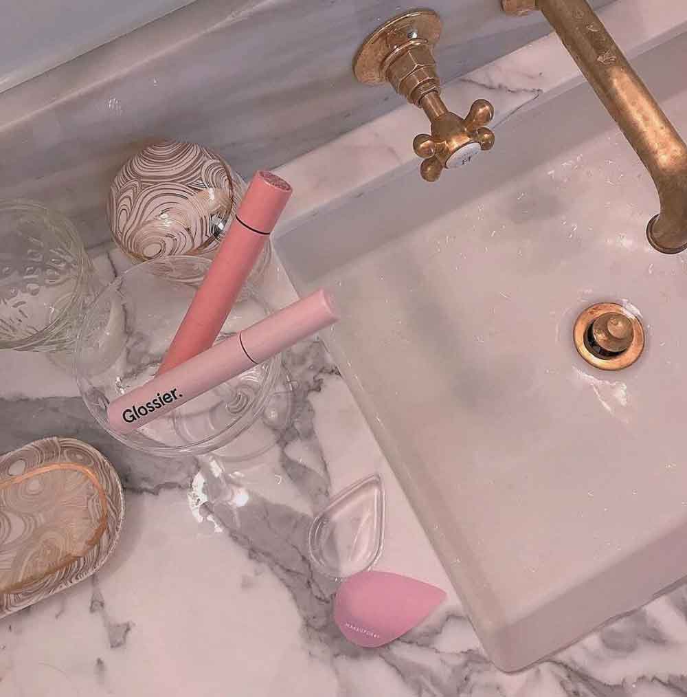 pink aesthetic bathroom