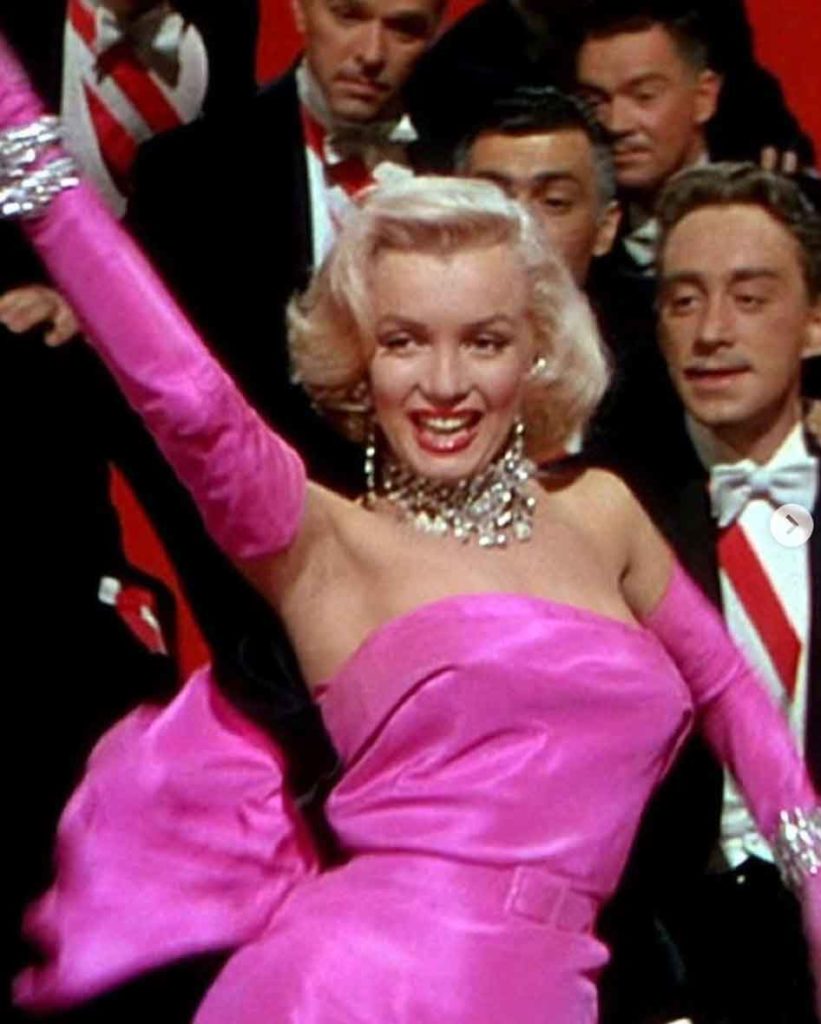 marilyn monroe with pink aesthetic dress