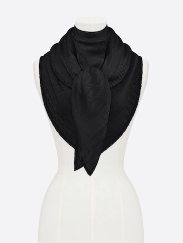 Luxurious Dior Oblique shawl scarf