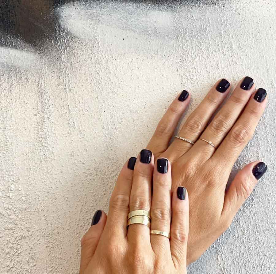 short black nails