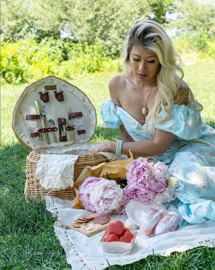 heart picnic basket aesthetic