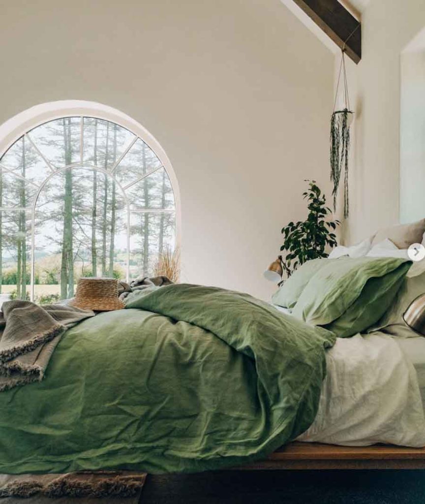 sage green aesthetic bedroom